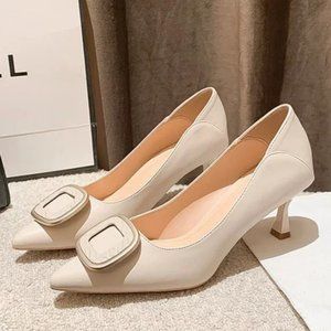 The new professional pointed tip, the soft leather buckle large size foreign tra